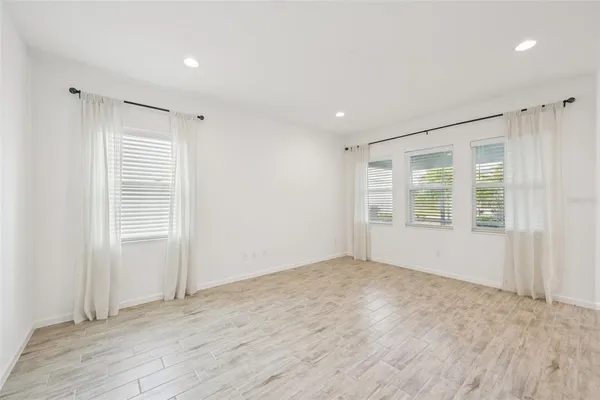 $399,900 | 806 Winterside Drive, Apollo Beach, FL 33572