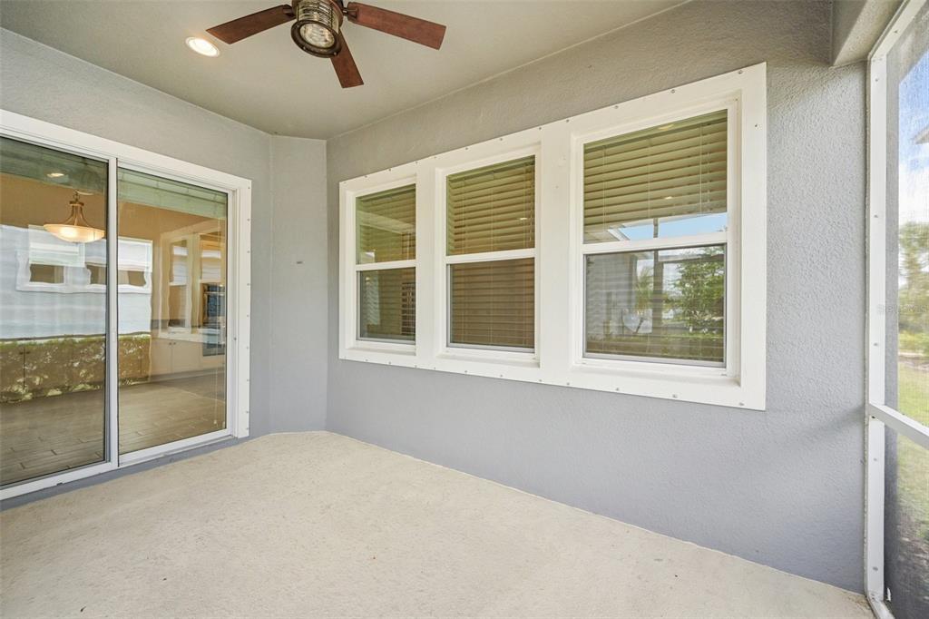 806 Winterside Drive Apollo Beach, FL 33572 - Photo 36 of 57 a big room with windows and closet
