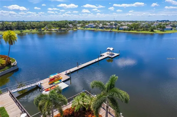 $399,900 | 806 Winterside Drive, Apollo Beach, FL 33572