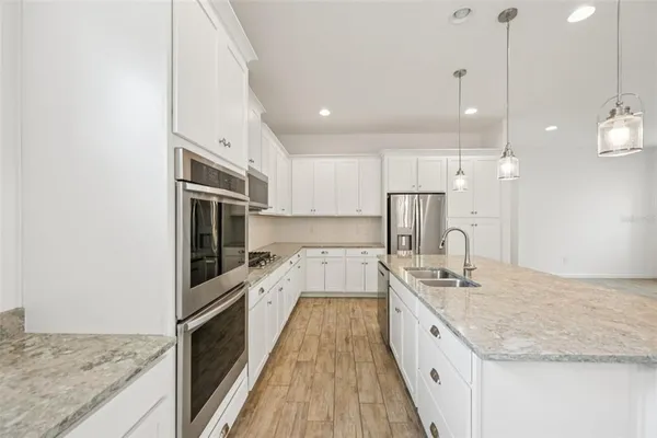 $399,900 | 806 Winterside Drive, Apollo Beach, FL 33572