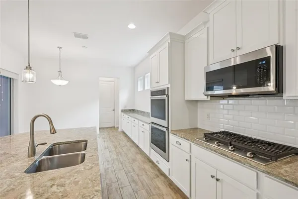$399,900 | 806 Winterside Drive, Apollo Beach, FL 33572