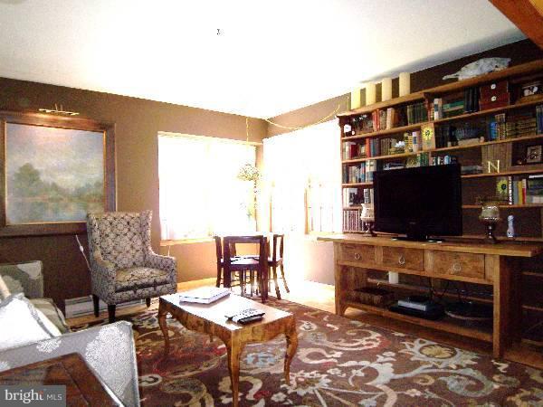 1470 Rock Gap Road Berkeley Springs, WV 25411 - Photo 22 of 26 Living Room