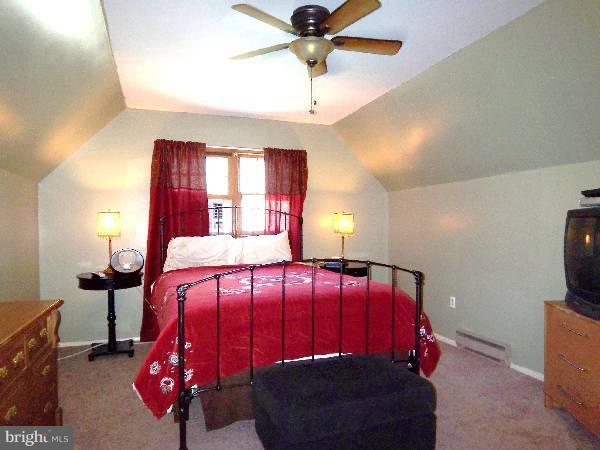 1470 Rock Gap Road Berkeley Springs, WV 25411 - Photo 23 of 26 Bedroom (Master)