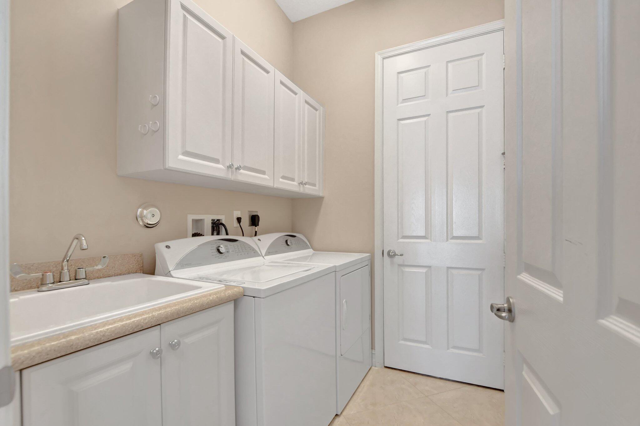 9079 Clearhill Road Boynton Beach, FL 33473 - Photo 24 of 45 Laundry