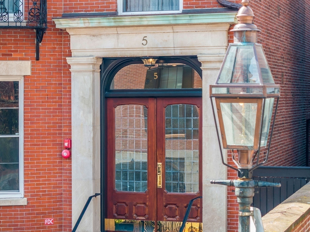 5 Joy Street, Unit 1 Boston, MA 02108 - Photo 28 of 35