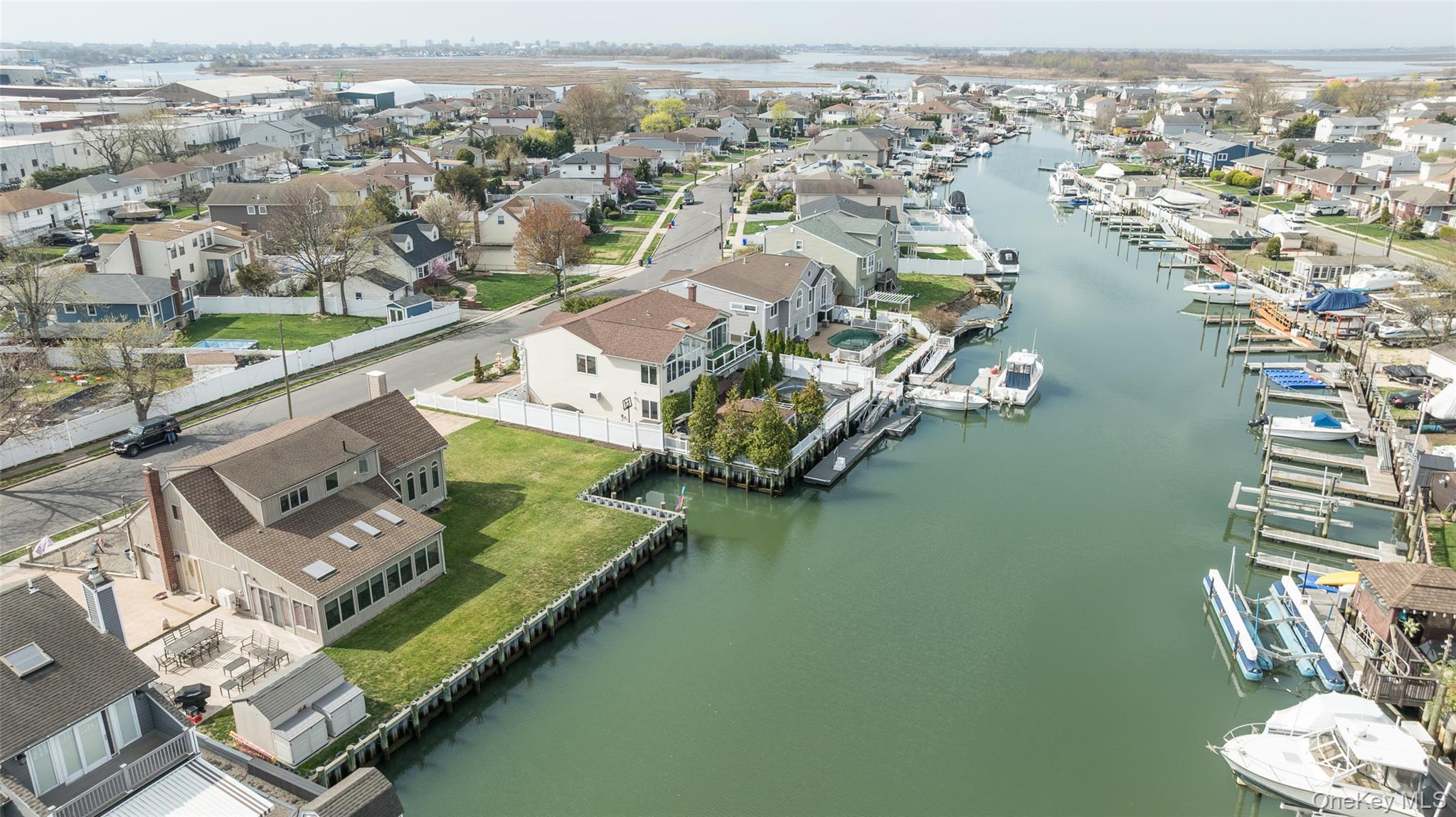 Huge Property on Wide Canal