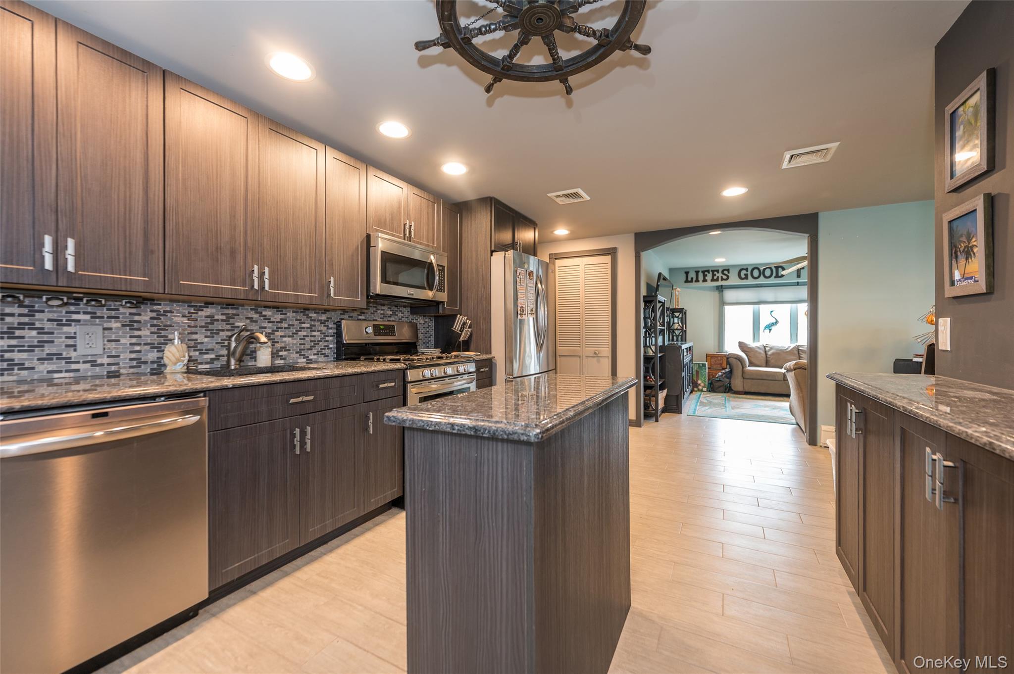 3414 Riverside Drive Oceanside, NY 11572 - Photo 5 of 26