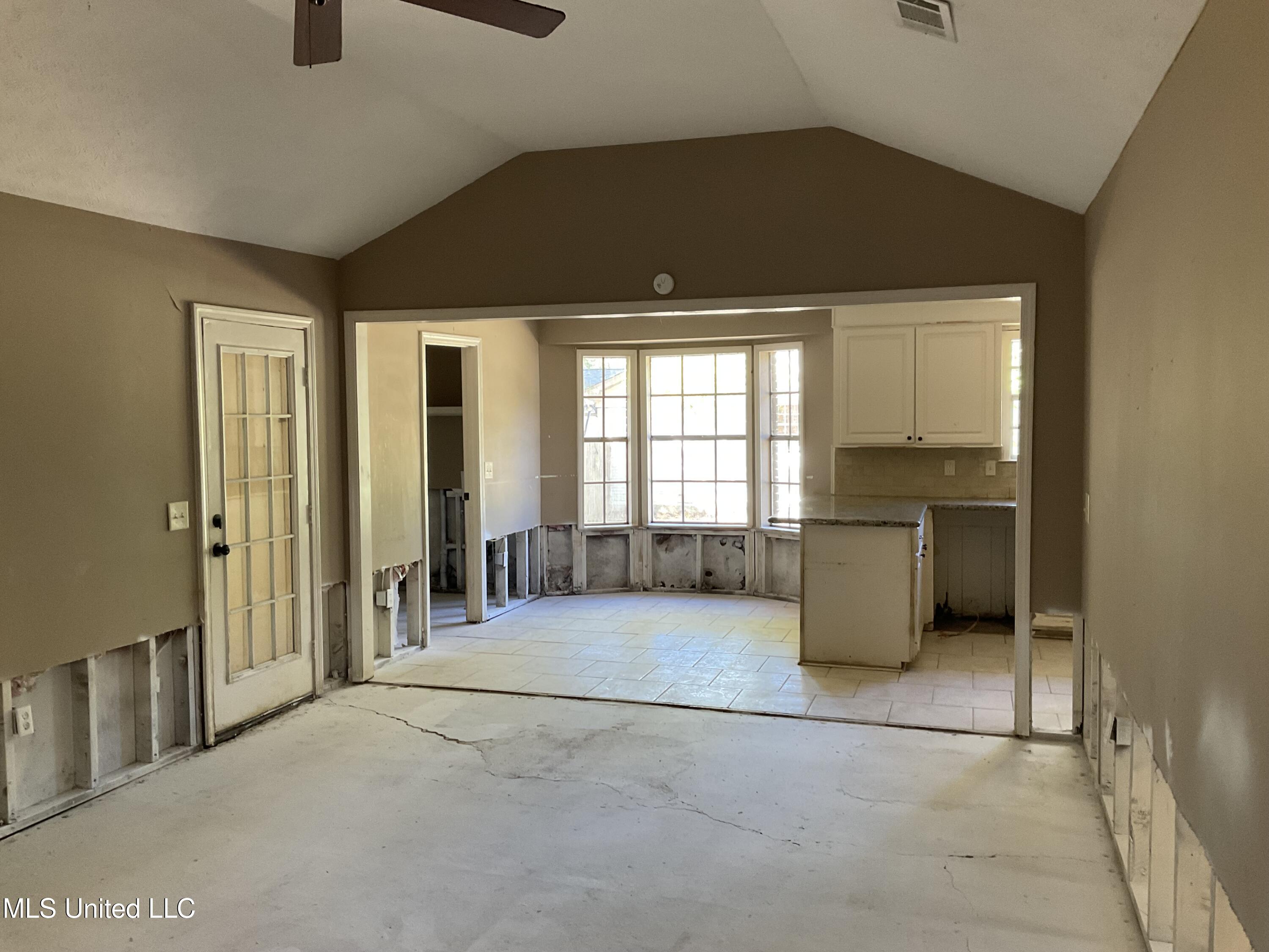 121 Clearwater Cove Ridgeland, MS 39157 - Photo 3 of 17 IMG_1602