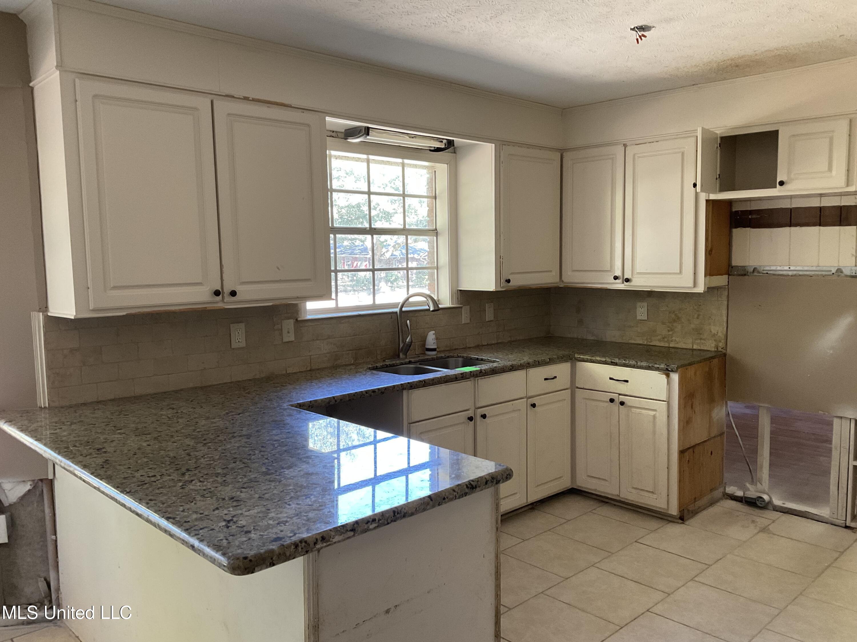 121 Clearwater Cove Ridgeland, MS 39157 - Photo 4 of 17 IMG_1603