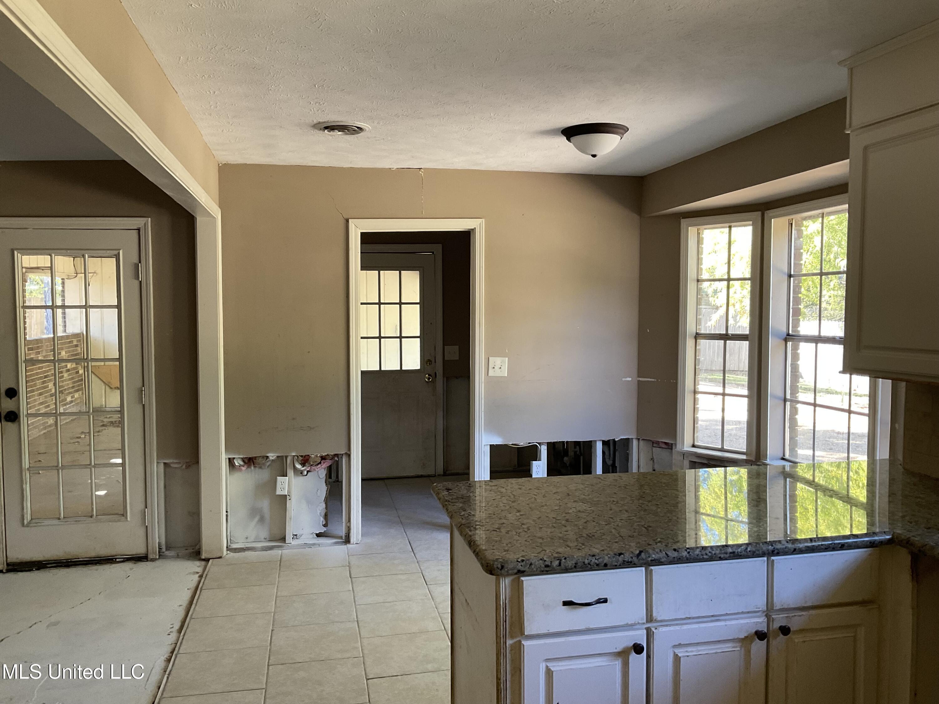 121 Clearwater Cove Ridgeland, MS 39157 - Photo 6 of 17 IMG_1605