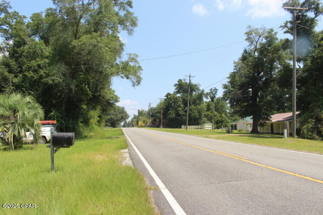 417 Lakepoint Road Alford, FL 32420 - Photo 7 of 12