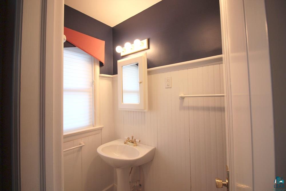 5344 London Road Duluth, MN 55804 - Photo 11 of 24 Gallery Image 11