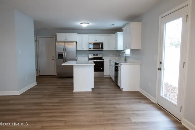 $2,200 | 1212 Bridges Street, Morehead City, NC 28557