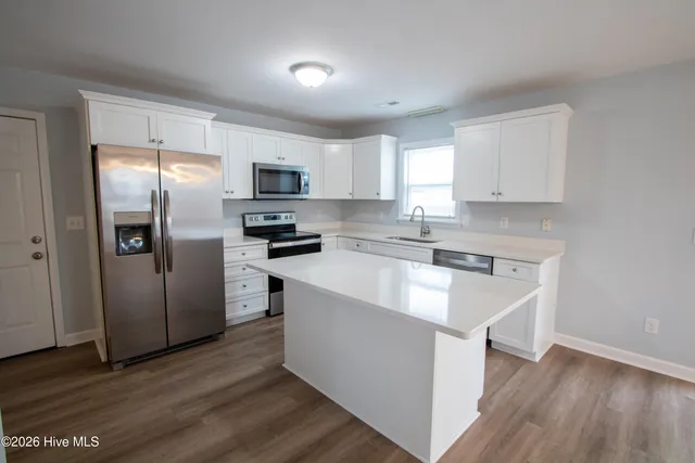 $2,200 | 1212 Bridges Street, Morehead City, NC 28557