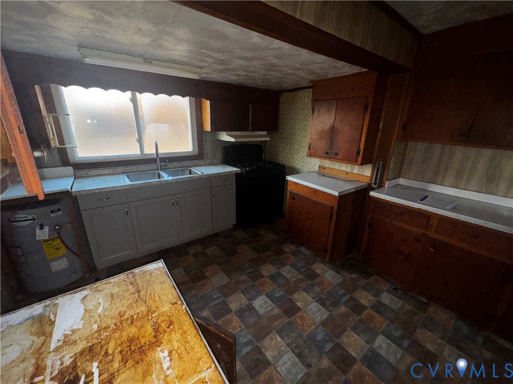 5571 West Courthouse Road Burkeville, VA 23922 - Photo 3 of 14