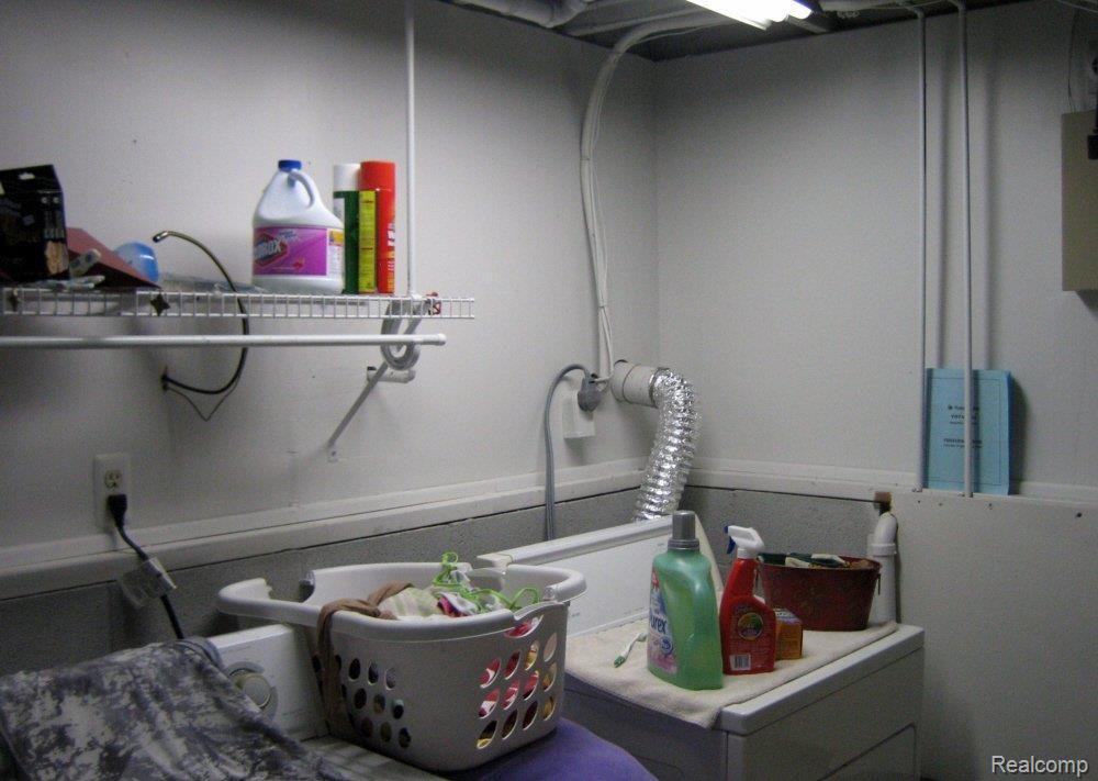 3181 West Oregon Road Lapeer, MI 48446 - Photo 10 of 16 Laundry Room