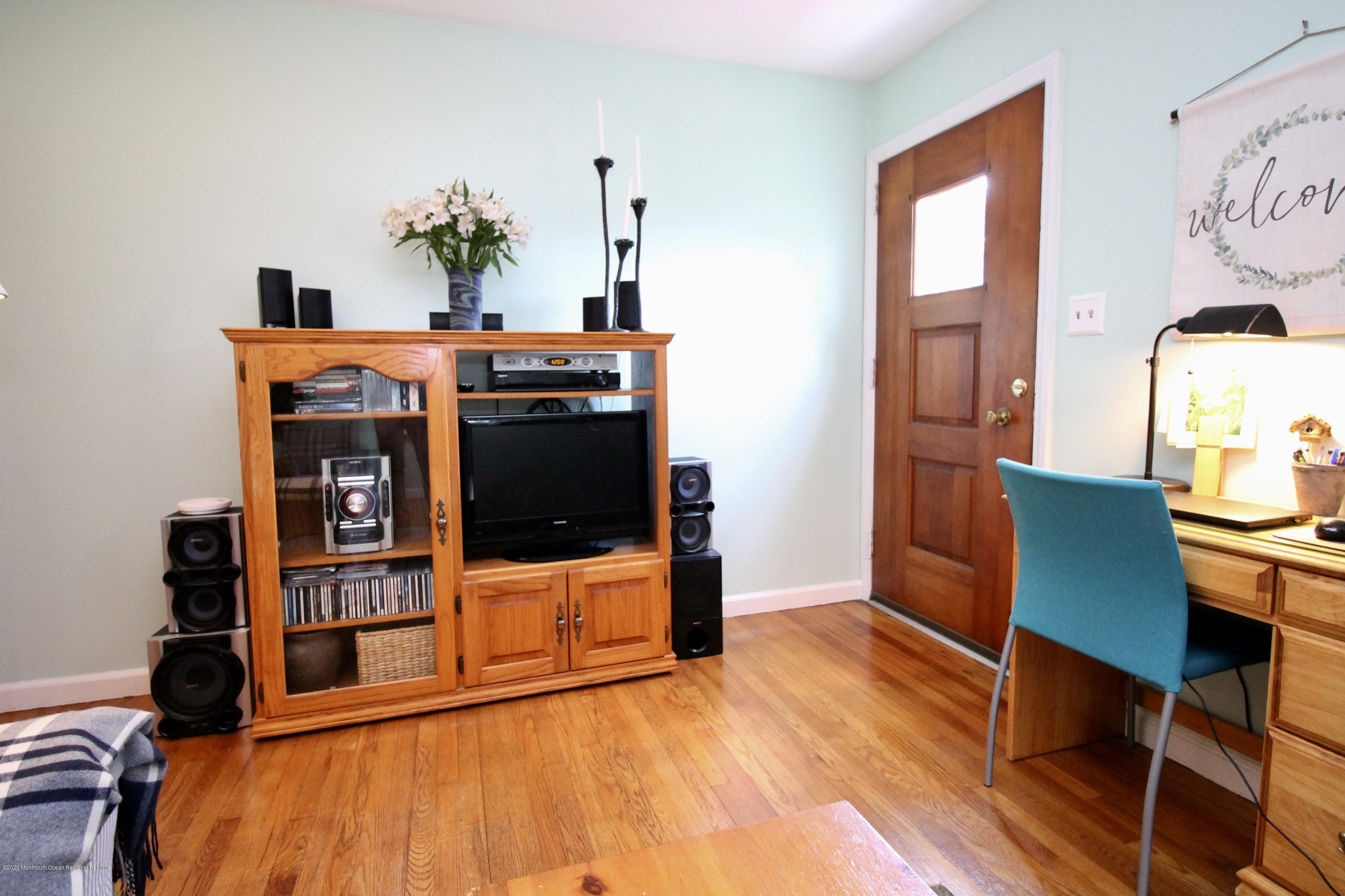 4 Schiverea Avenue Freehold, NJ 07728 - Photo 11 of 36 LIVING ROOM/FRONT ENTRY