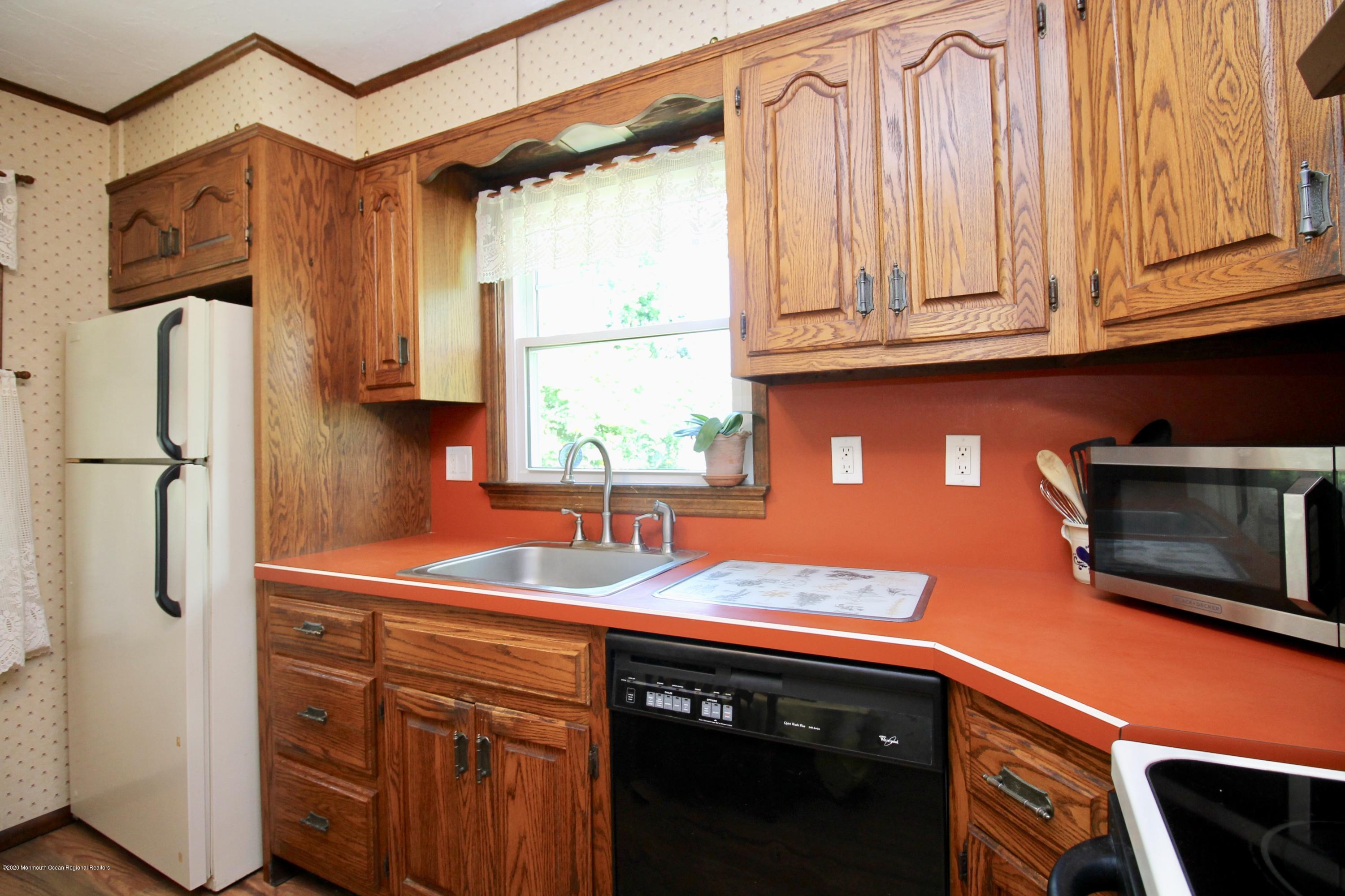 4 Schiverea Avenue Freehold, NJ 07728 - Photo 16 of 36 KITCHEN 4