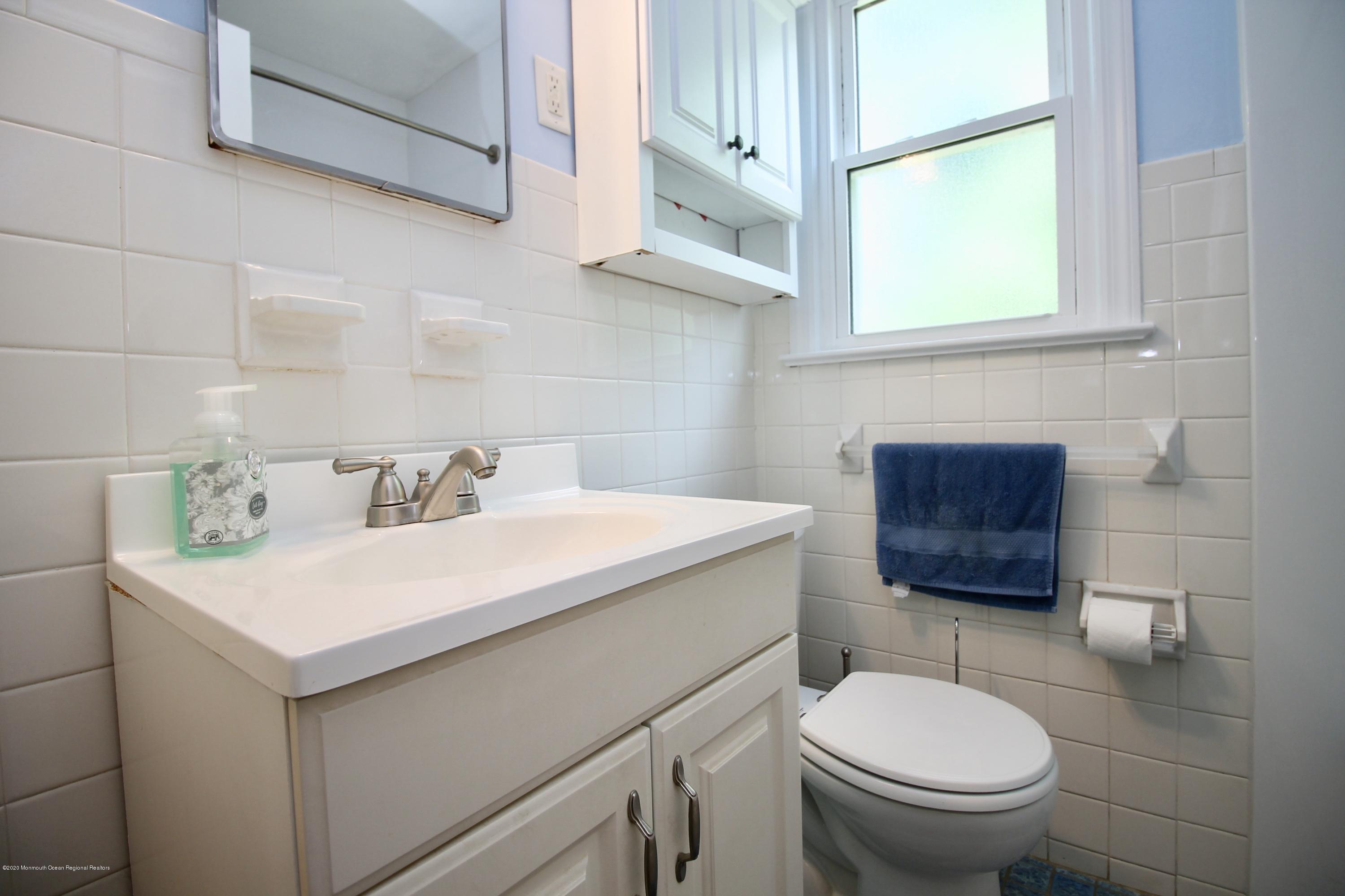 4 Schiverea Avenue Freehold, NJ 07728 - Photo 22 of 36 BATHROOM