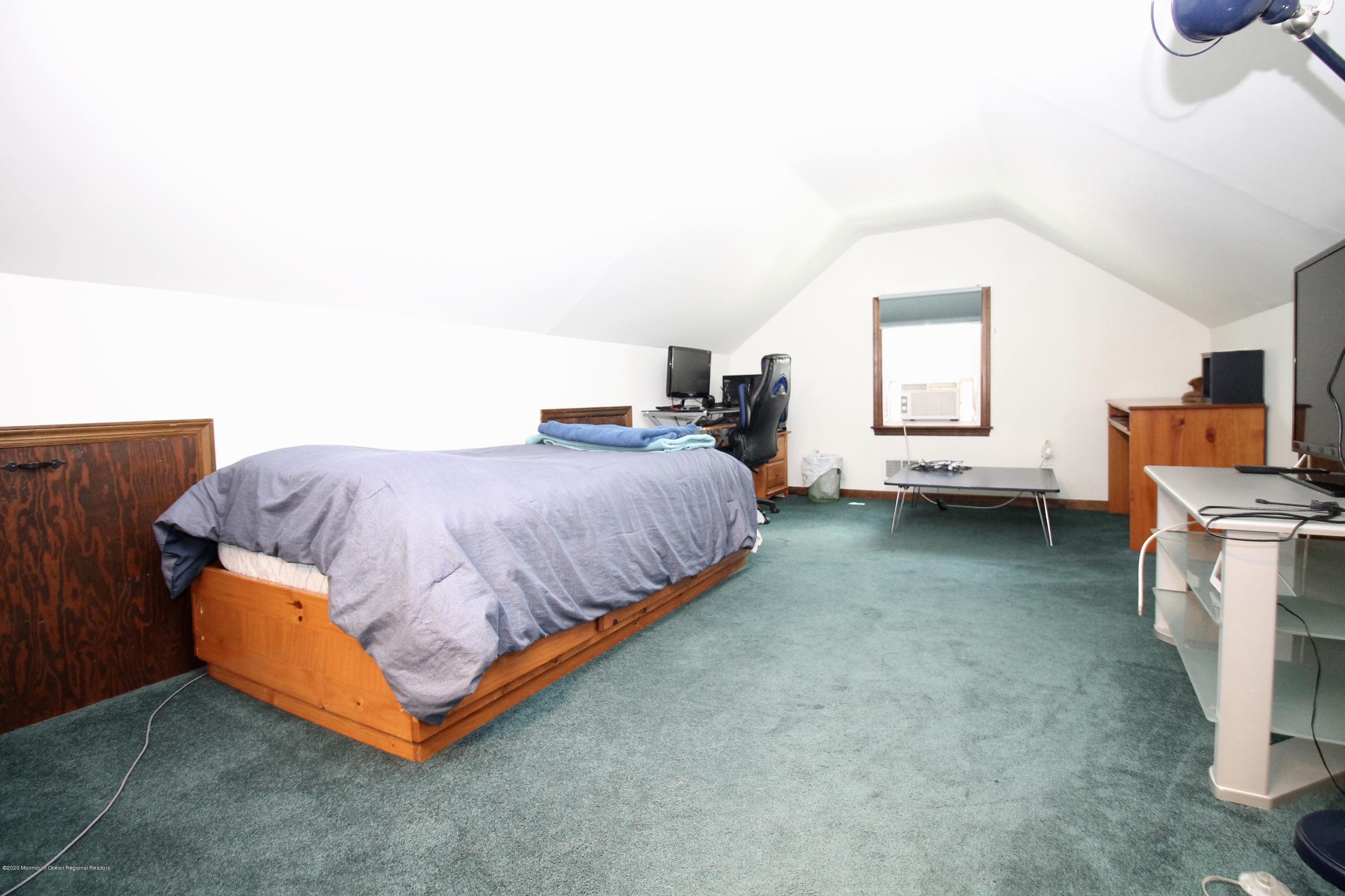 4 Schiverea Avenue Freehold, NJ 07728 - Photo 24 of 36 HUGE UPSTAIRS BEDROOM