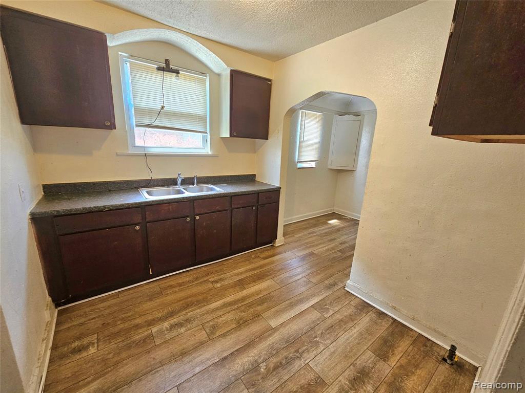 9585 Terry Street Detroit, MI 48227 - Photo 17 of 39