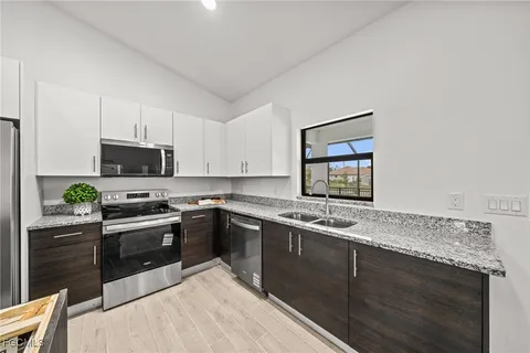 $420,000 | 1826 Northeast 10th Place, Cape Coral, FL 33909