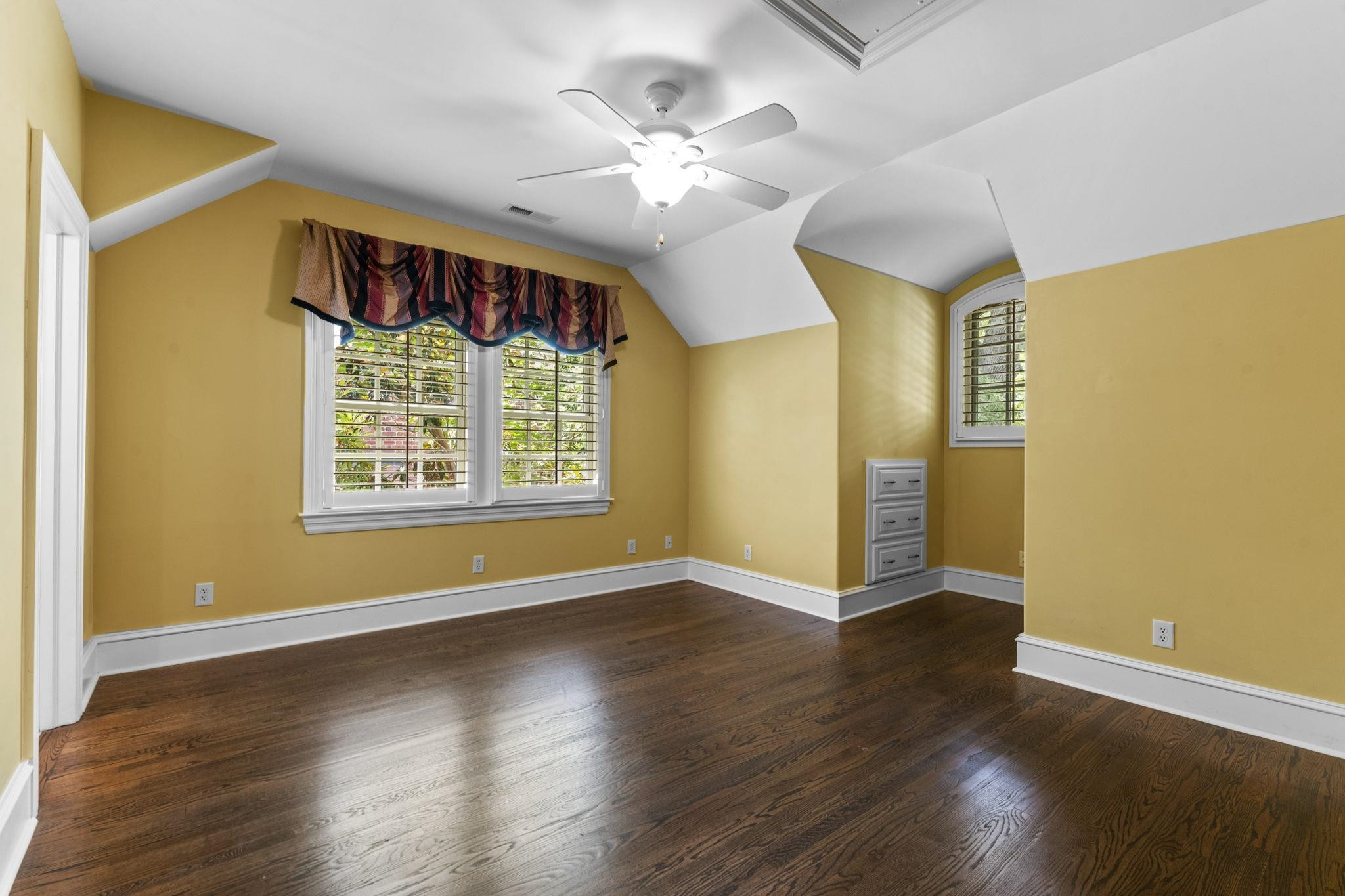 224 Hawthorne Road Raleigh, NC 27605 - Photo 22 of 46 Photo 25