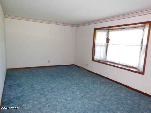 1055 Vandalia Road Louisville, IL 62858 - Photo 8 of 50 Gallery Image 8