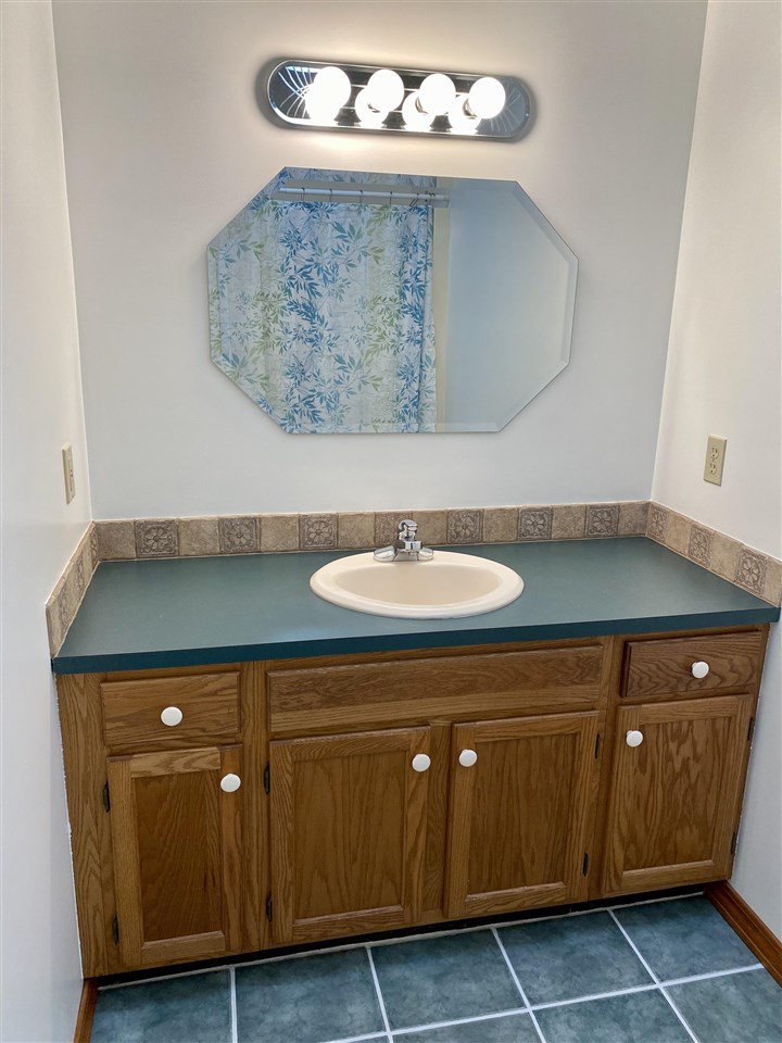 3245 East Siebert Road Midland, MI 48642 - Photo 38 of 44 1895165-37.JPG