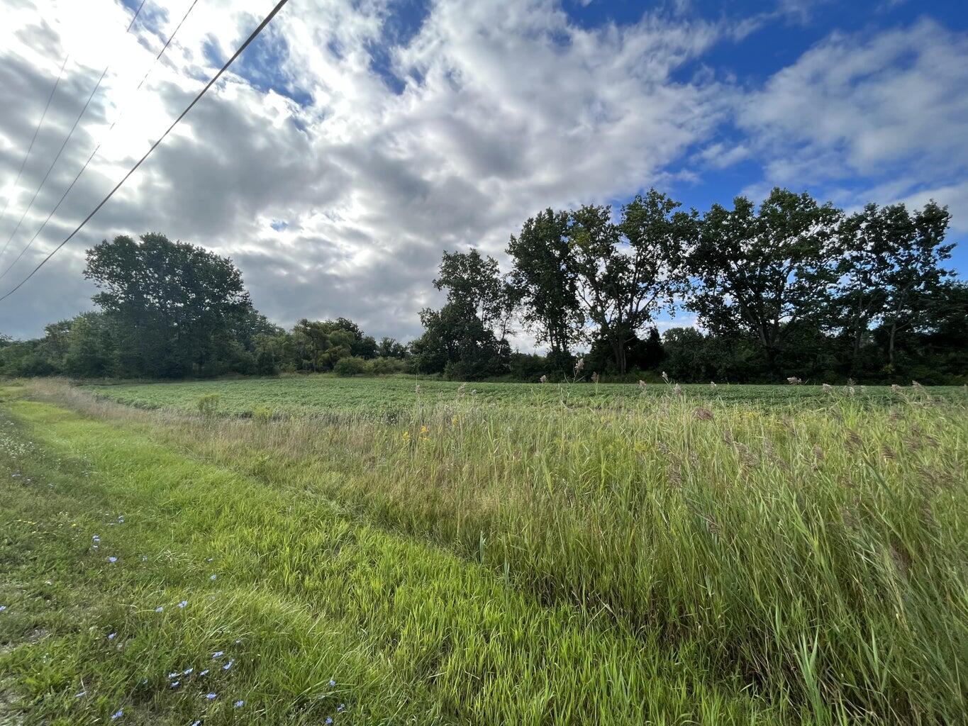 3431 East Fitzsimmons Road Oak Creek, WI 53154 - Photo 6 of 12 3431 E Fitzsimmons Rd