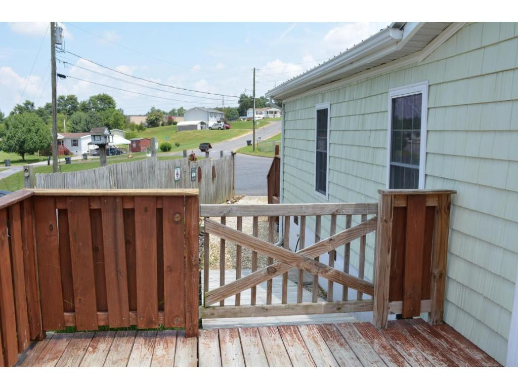 305 Penrod Road Bristol, TN 37620 - Photo 11 of 19 Side porch