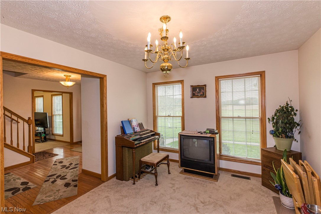 3528 Rohrer Road Wadsworth, OH 44281 - Photo 4 of 30