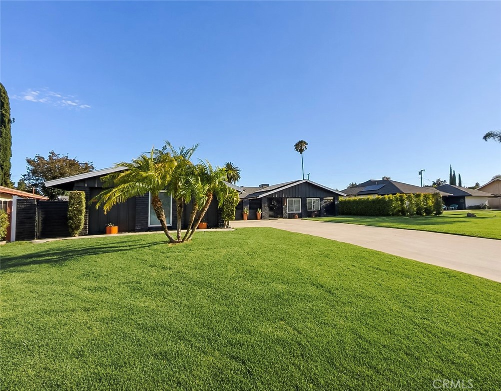 5602 North Sycamore Avenue Rialto, CA 92377 - Photo 3 of 42