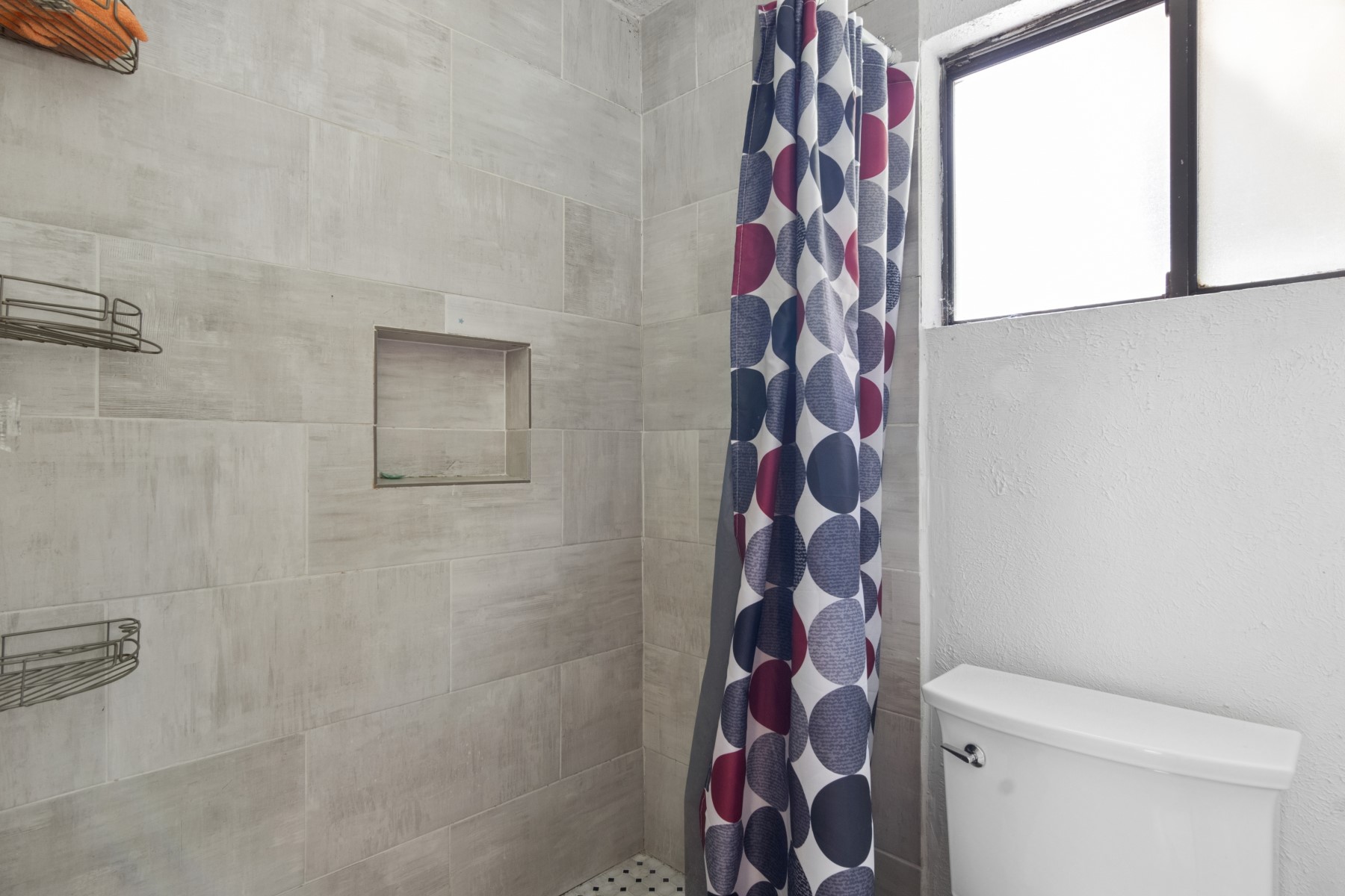 1002 Grenfell Lane Houston, TX 77076 - Photo 14 of 20 Full Bath with Walk-in Shower