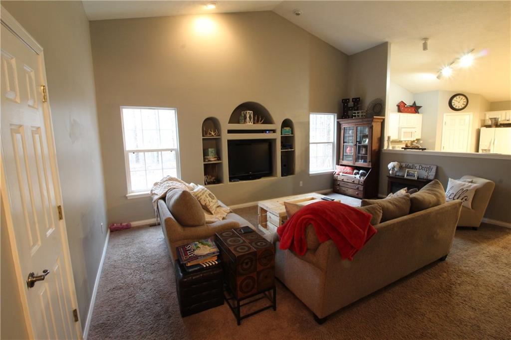 7624 North Hall Road Monrovia, IN 46157 - Photo 4 of 25 Gallery Image 4