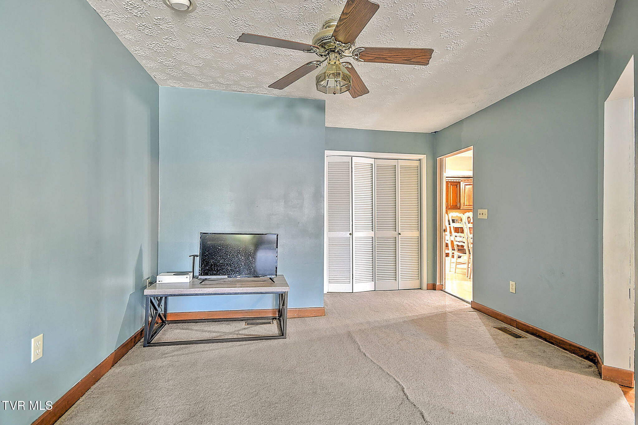 2424 Overlook Road Kingsport, TN 37664 - Photo 12 of 33 12-web-or-mls-2424 Overlook MC-13