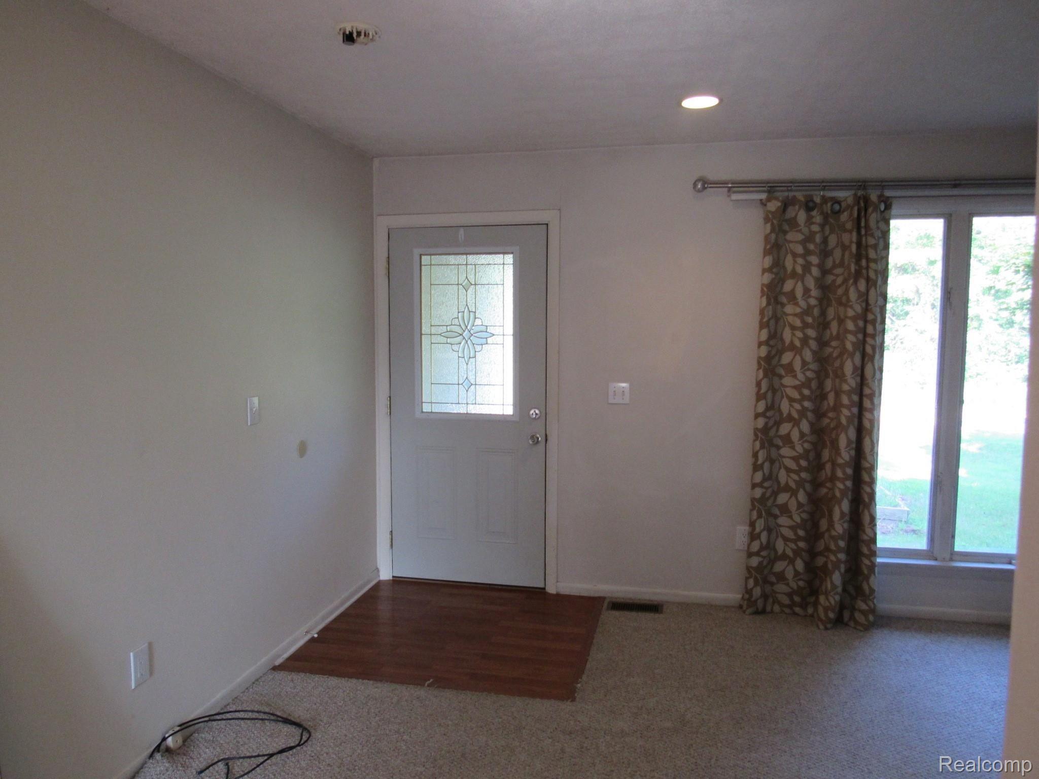 7493 Pinckney Road Pinckney, MI 48169 - Photo 19 of 32 IMG_2825.JPG