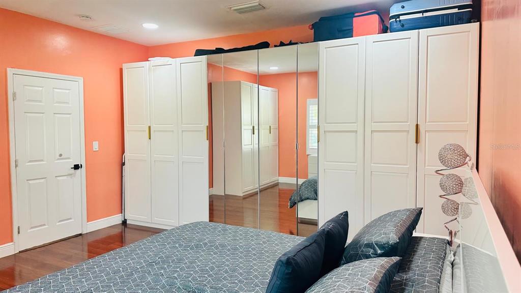 6804 Barry Road Tampa, FL 33634 - Photo 14 of 44