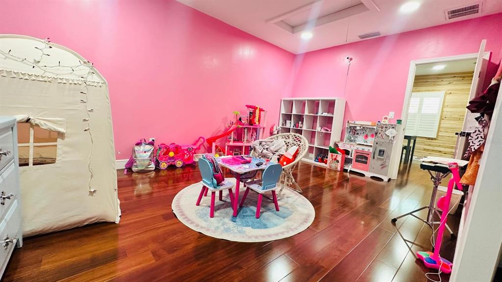 6804 Barry Road Tampa, FL 33634 - Photo 29 of 44