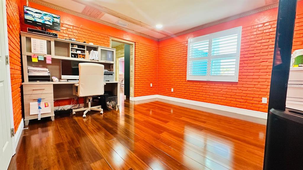 6804 Barry Road Tampa, FL 33634 - Photo 33 of 44