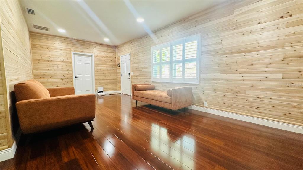 6804 Barry Road Tampa, FL 33634 - Photo 6 of 44