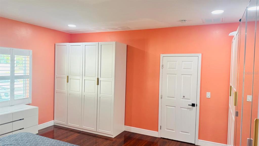 6804 Barry Road Tampa, FL 33634 - Photo 10 of 44