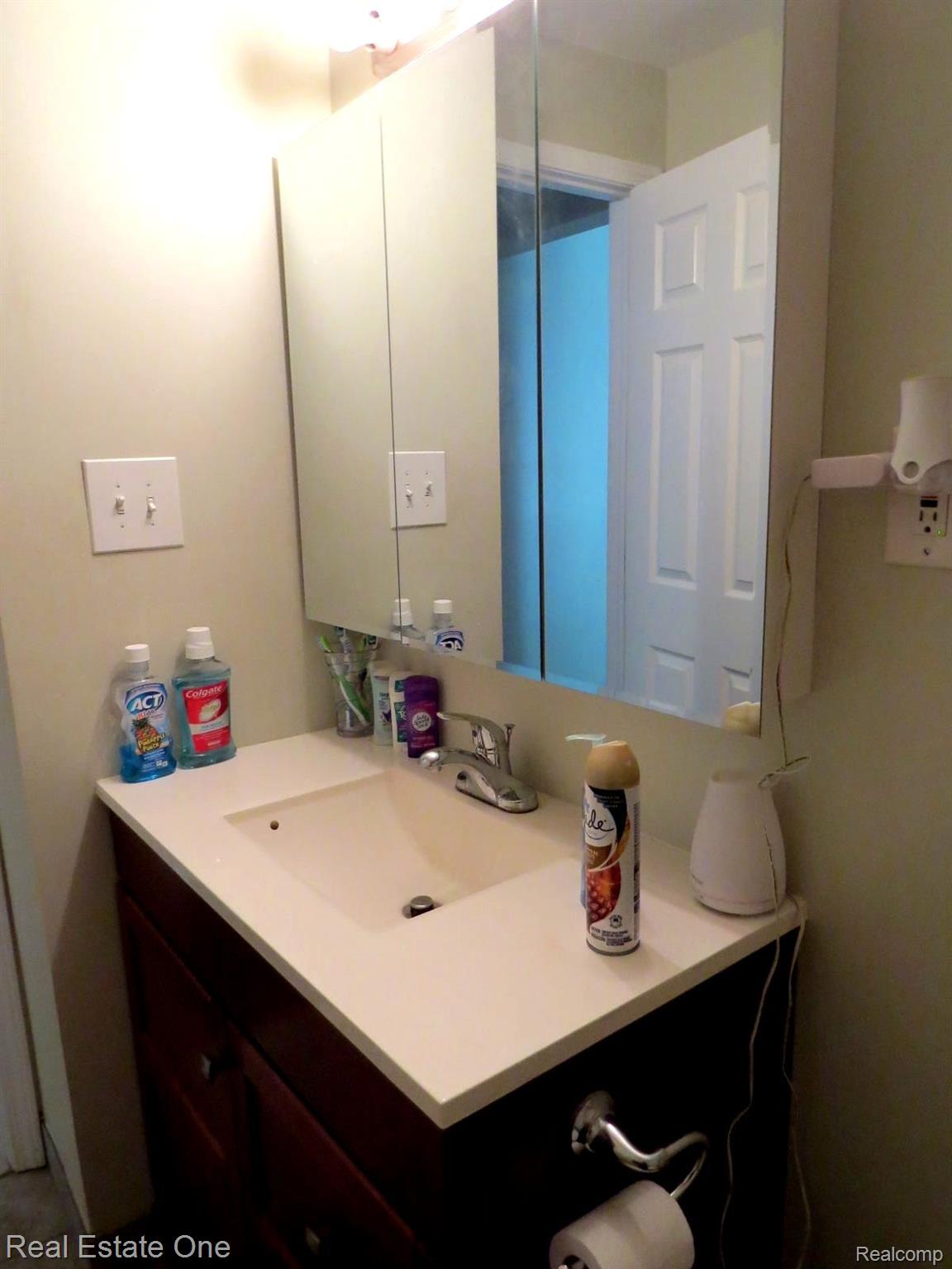 15404 Colbert Street Romulus, MI 48174 - Photo 19 of 36 Gallery Image 19