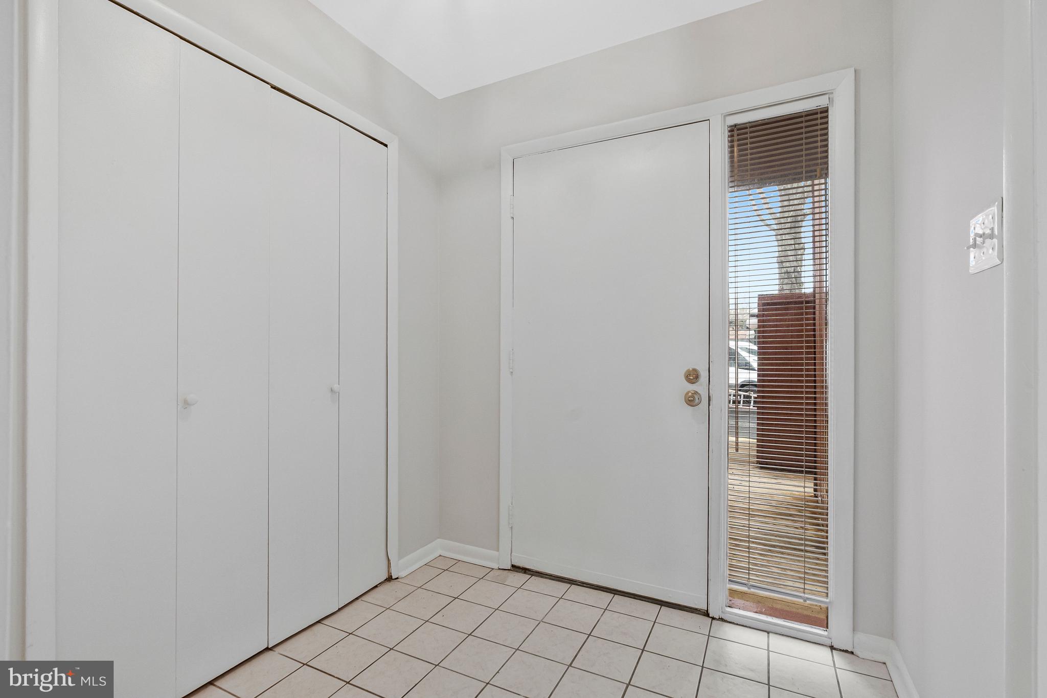 2005 Wethersfield Court Reston, VA 20191 - Photo 5 of 43 a view of an empty room