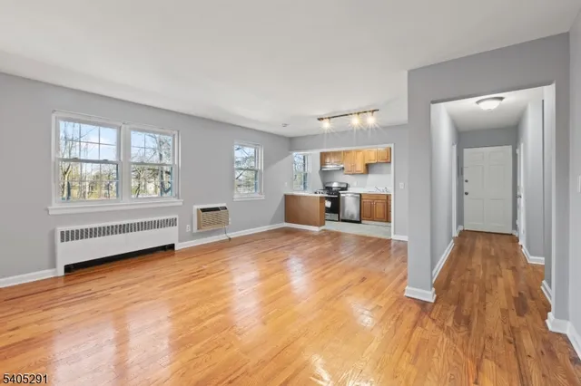 $299,000 | 16 Parkway Village, Unit F, Cranford, NJ 07016