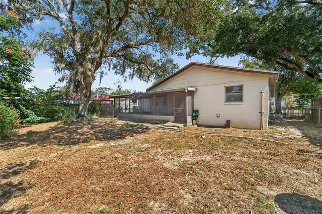 $2,300 | 1712 Village Court, Brandon, FL 33511