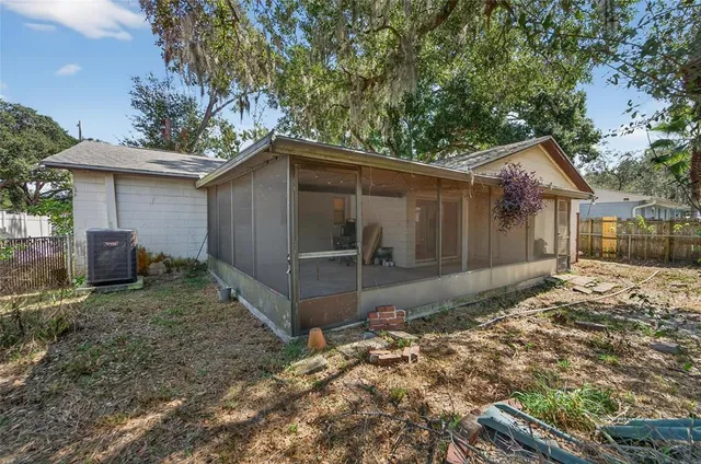 $2,300 | 1712 Village Court, Brandon, FL 33511