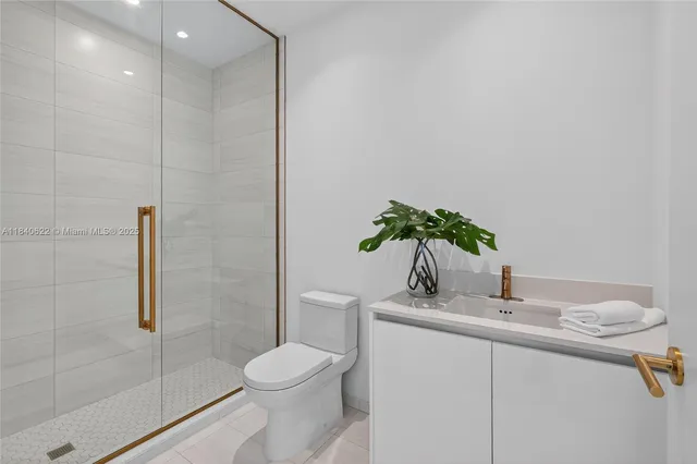 $14,998,000 | 2655 South Bayshore Drive, Unit 1401, Miami, FL 33133