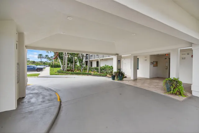 a view of a park and entertaining space