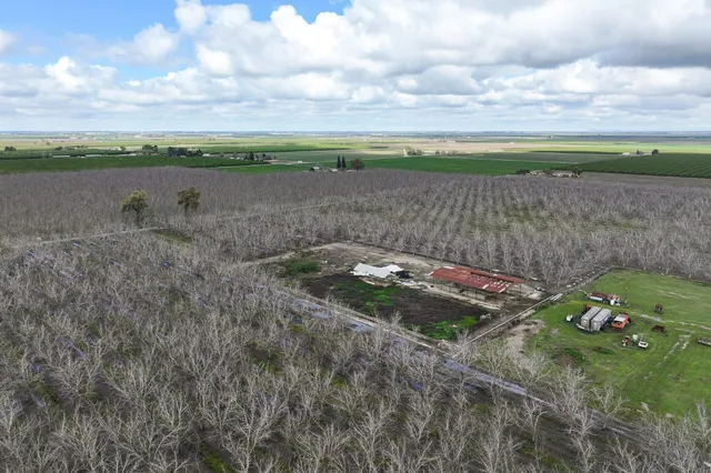 $1,657,425 | 18000 Road 180, Strathmore, CA 93267